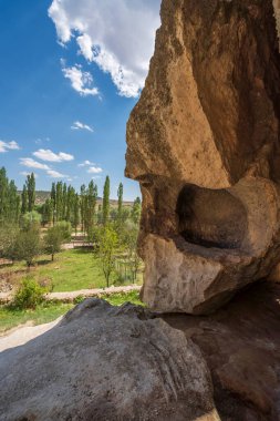 Phrygian Vadisi 'nin fotoğrafları ve Afyon sınırları içindeki kayalara oyulmuş yerleşim yerleri..