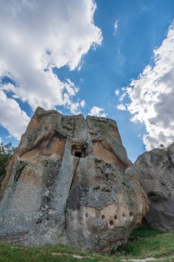 Phrygian Vadisi 'nin fotoğrafları ve Afyon sınırları içindeki kayalara oyulmuş yerleşim yerleri..