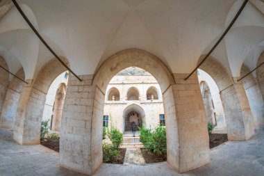 Eski Mardin yerleşim yerindeki Zinciriye Madrasa 'nın fotoğrafları çeşitli açılardan çekildi.