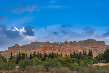 Mardin 'in Deyrulzafaran Manastırı. Fotoğrafları çeşitli açılardan çekilmiş..