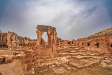 Mardin 'deki Dara antik şehir ve su depoları çeşitli açılardan çekilmiş fotoğraflarla dolu.