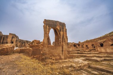Mardin 'deki Dara antik şehir ve su depoları çeşitli açılardan çekilmiş fotoğraflarla dolu.