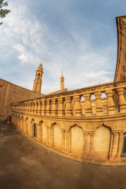 Mardin 'deki Mor Gabriel Manastırı' nda çeşitli açılardan çekilmiş fotoğraflar var.