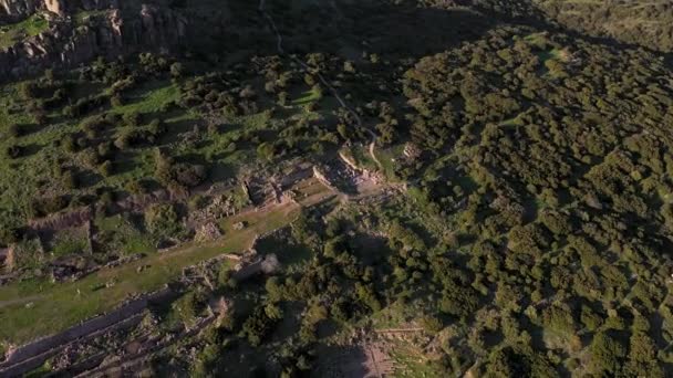 Аэрофотосъемка Древнего Города Ассос Старой Гавани Чанаккале Турция — стоковое видео