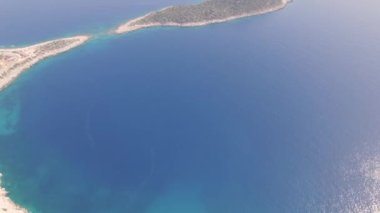 4K hava görüntülerinde ünlü açık deniz kaputaları plaj antalya hindisi