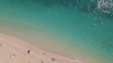 4K hava görüntülerinde ünlü açık deniz kaputaları plaj antalya hindisi