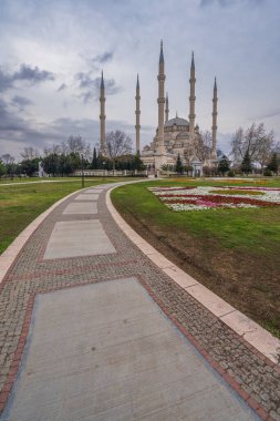 adana sakip sabanci mosque photos taken in different light conditions