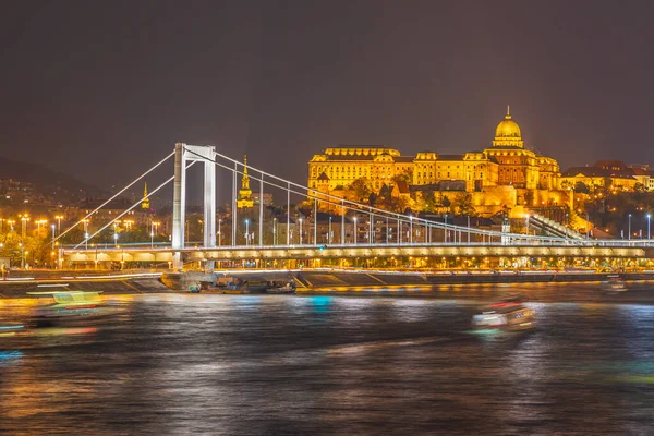 Fotók Éjszakai Fényekkel Különböző Szögekből Budapest Magyarország Fővárosa — Stock Fotó