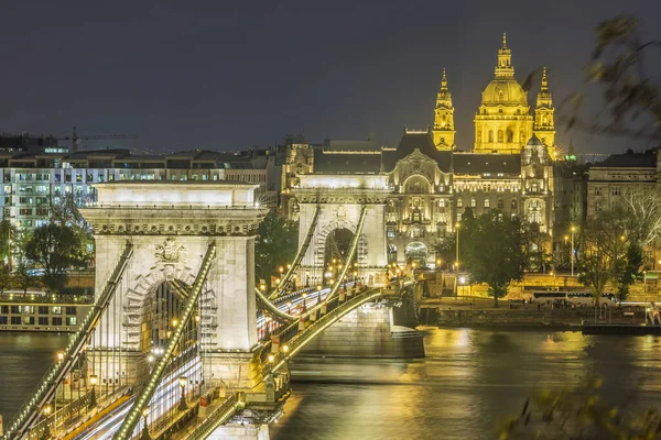 Foton Tagna Med Nattljus Från Olika Vinklar Budapest Ungerns Huvudstad — Stockfoto