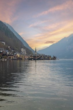 Avusturya Peri Köyü Hallstatt 'ün sokaklarından çekilen çeşitli fotoğraflar