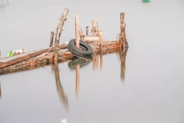 Stare Drewniane Molo Jeziorze — Zdjęcie stockowe