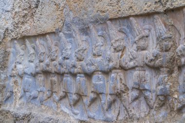 Hattusa antik kenti, Hitit İmparatorluğu 'nun başkenti Corum' un sınırları içinde yer alır. Şehrin duvarları, tüneller, heykeller, peyzaj kabinleri kapılar.