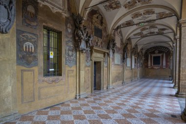 Bologna ve Teatro Anatomico 'dan Archiginnasio Tıp Fakültesinin iç ve dış görüntüleri