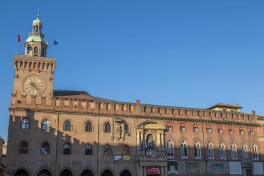 Emilia Romagna bölgesinin Bologna başkenti kent mimarisi, tarihi binalar, Maggiore Meydanı, San Petriono Bazilikası,
