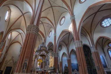 San Petronio Bazilikası Piazza Maggiore 'de yer alan Bologna Başpiskoposluğu' nun küçük bir bazilikası ve kilisesidir.