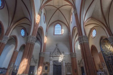 San Petronio Bazilikası Piazza Maggiore 'de yer alan Bologna Başpiskoposluğu' nun küçük bir bazilikası ve kilisesidir.