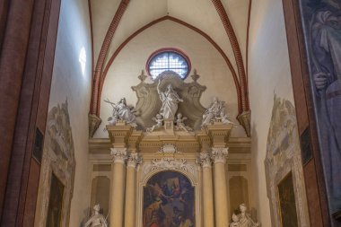 San Petronio Bazilikası Piazza Maggiore 'de yer alan Bologna Başpiskoposluğu' nun küçük bir bazilikası ve kilisesidir.