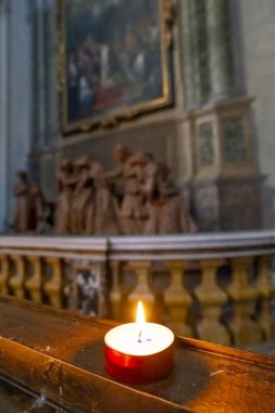 Madonna di San Luca Bazilikası 'nın iç ve dış görüntüleri Bologna şehrinin sembollerinden biridir.