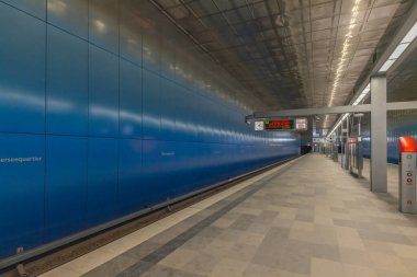 Hamburg Almanya 012 2024 Hamburger tarin metro istasyonları köprü ve ulaşım alternatifleri
