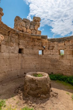 Mardin Dara Antik Şehir Mezarlığı Bölümü Eski Yerleşim ve Yeraltı Sarnıç ve Zindanı Aydınlandı