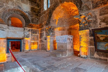 Mardin Nusaybin mor yakup kilisesi taştan yapılmış cami kilisesinin yanında harabe.