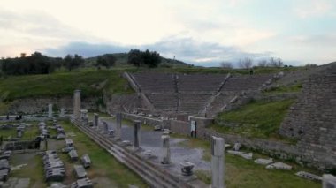 Pergamon 4K insansız hava aracı videolarında İzmir Bergama Asklepion çeşitli açılardan çekildi