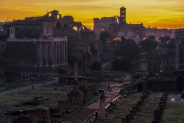 İtalya 'nın başkenti Roma' daki çeşitli turistik yerlerden fotoğraflar