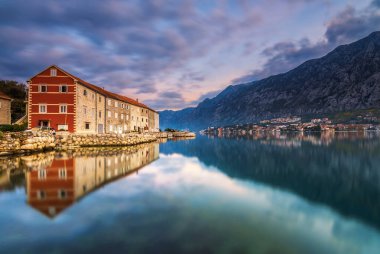 Kotor Karadağ körfezi etrafındaki çeşitli turistik noktalardan fotoğraflar