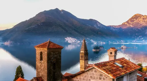 Kotor Karadağ körfezi etrafındaki çeşitli turistik noktalardan fotoğraflar