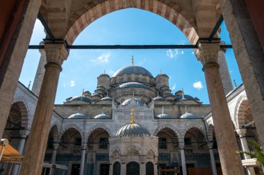 İstanbul Avrupa Yakası Eminonu Yeni Cami Spice Bazaar Şehir Turizm Tarihi Yarımadasının Kalbi Eski Eşsiz Binalar
