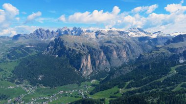 İtalya doğal parkı ve insansız hava aracı görüntülerini dolduruyor