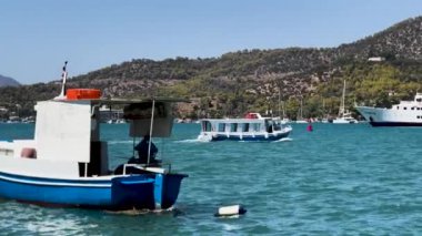 Yunanistan Mora Yarımadası Mavi Deniz Gemileri Adaları Ulaşım Gökyüzü