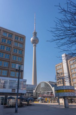 Almanya 'nın başkenti Berlin şehir merkezi binaları mimari ve görülmesi gereken turistik yerler fotoğrafları