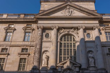 Almanya 'nın başkenti Berlin şehir merkezi binaları mimari ve görülmesi gereken turistik yerler fotoğrafları