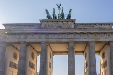 Almanya 'nın başkenti Berlin şehir merkezi binaları mimari ve görülmesi gereken turistik yerler fotoğrafları