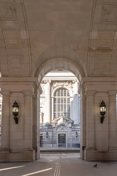 Almanya 'nın başkenti Berlin şehir merkezi binaları mimari ve görülmesi gereken turistik yerler fotoğrafları