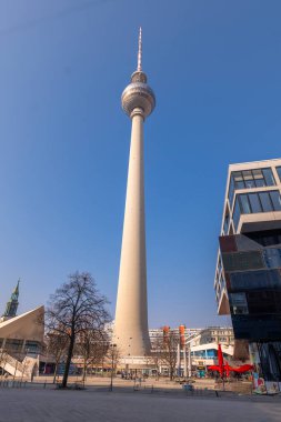 Almanya 'nın başkenti Berlin şehir merkezi binaları mimari ve görülmesi gereken turistik yerler fotoğrafları
