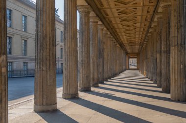 Almanya 'nın başkenti Berlin şehir merkezi binaları mimari ve görülmesi gereken turistik yerler fotoğrafları