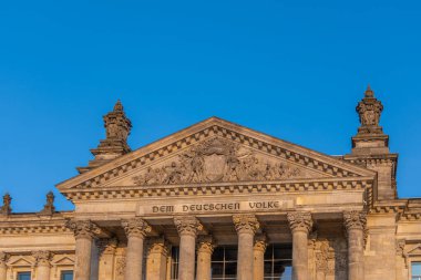 Almanya 'nın başkenti Berlin şehir merkezi binaları mimari ve görülmesi gereken turistik yerler fotoğrafları