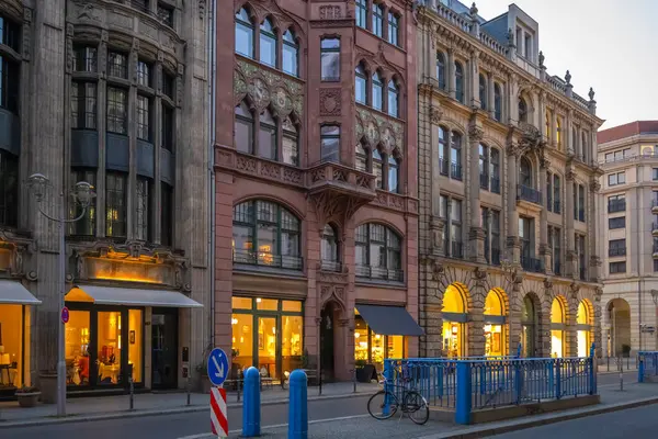 Almanya 'nın başkenti Berlin şehir merkezi binaları mimari ve görülmesi gereken turistik yerler fotoğrafları