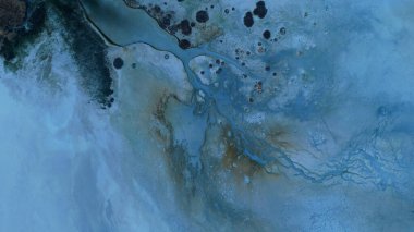 Yarisli Gölü 'nün sabah ışığında farklı dokusu ve güney Trkiye' deki Burdur kenti yakınlarında eşsiz kıyı şekilleriyle çeşitli insansız hava araçları görüntüleri çekildi.