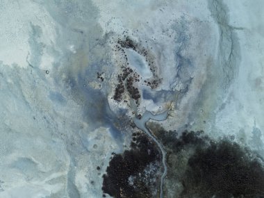 Yarisli Gölü 'nün sabah ışığında farklı dokusu ve güney Trkiye' deki Burdur kenti yakınlarında eşsiz kıyı şekilleriyle çeşitli insansız hava araçları görüntüleri çekildi.