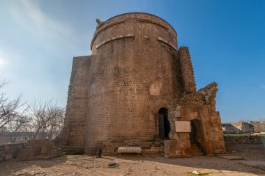 Bergama 'dan Kızıl Kilise Pergamon Şehir Harabeleri. Çeşitli açılardan çekilmiş fotoğraflar.