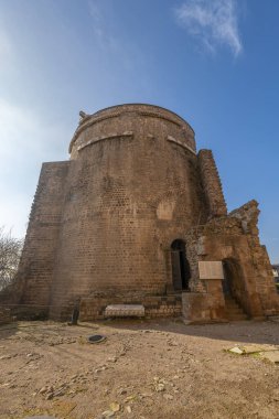 Bergama 'dan Kızıl Kilise Pergamon Şehir Harabeleri. Çeşitli açılardan çekilmiş fotoğraflar.