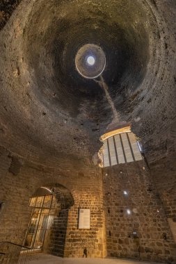 Bergama 'dan Kızıl Kilise Pergamon Şehir Harabeleri. Çeşitli açılardan çekilmiş fotoğraflar.
