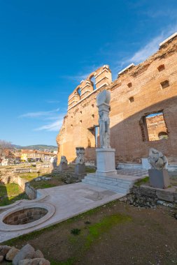 Bergama 'dan Kızıl Kilise Pergamon Şehir Harabeleri. Çeşitli açılardan çekilmiş fotoğraflar.