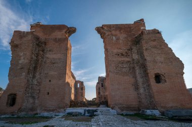 Bergama 'dan Kızıl Kilise Pergamon Şehir Harabeleri. Çeşitli açılardan çekilmiş fotoğraflar.