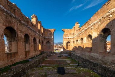 Bergama 'dan Kızıl Kilise Pergamon Şehir Harabeleri. Çeşitli açılardan çekilmiş fotoğraflar.