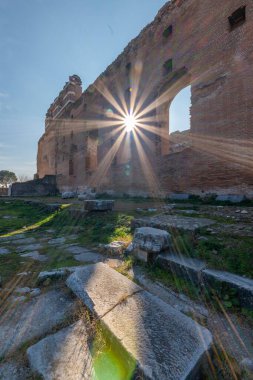 Bergama 'dan Kızıl Kilise Pergamon Şehir Harabeleri. Çeşitli açılardan çekilmiş fotoğraflar.