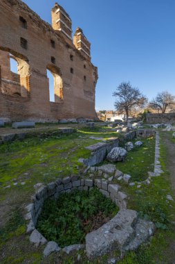 Bergama 'dan Kızıl Kilise Pergamon Şehir Harabeleri. Çeşitli açılardan çekilmiş fotoğraflar.